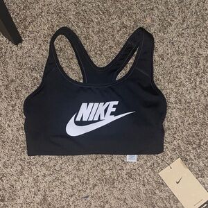 Nike Women's Black and White Sports Bra NWT Size XS